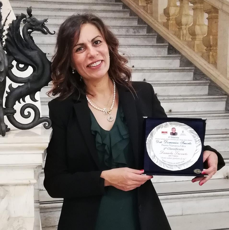 La scrittrice e pianista ritira un premio letterario