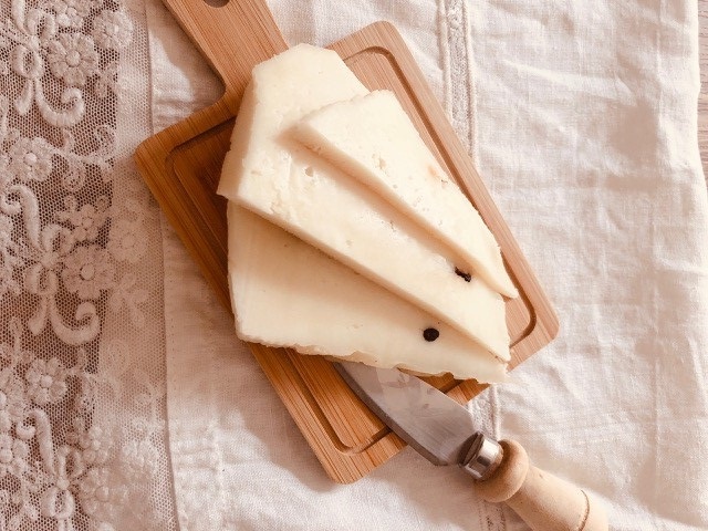 Pecorino Siciliano su tagliere