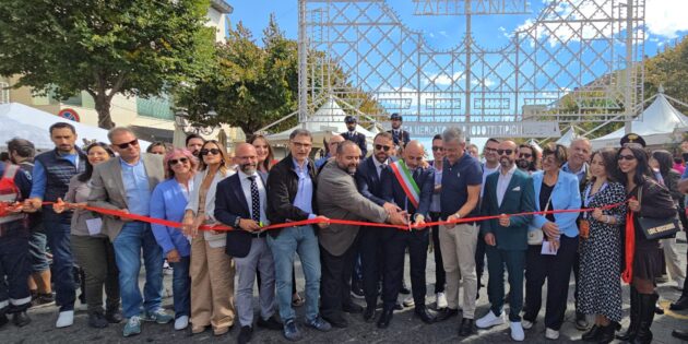 Ottobrata Zafferanese 2025: folla da record alla 45ª edizione. Tra show-cooking, colate laviche in quad e “Le Domeniche del Sorriso”