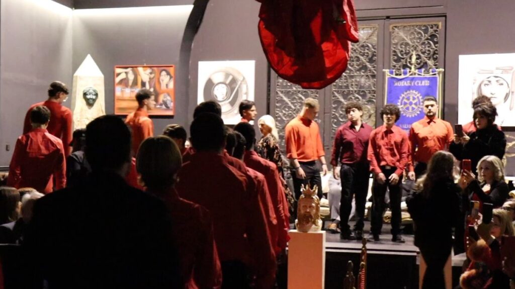 “Ti amo da morire, la prevenzione”: un momento della sfilata del perdono. Liliana Nigro direzione artistica