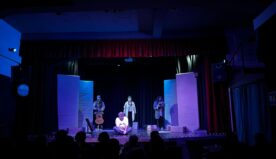 L’invisibile ci guarda. Sold out al Teatro Sala De Curtis