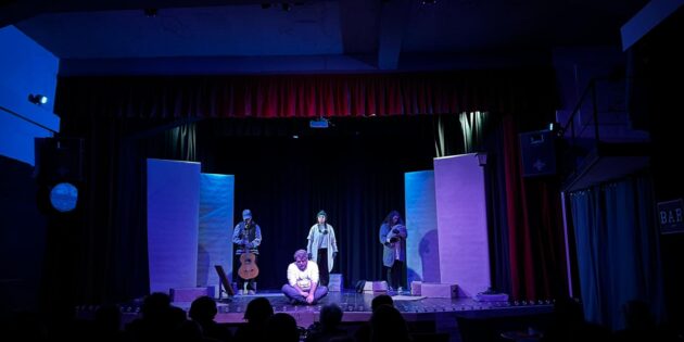 L’invisibile ci guarda. Sold out al Teatro Sala De Curtis