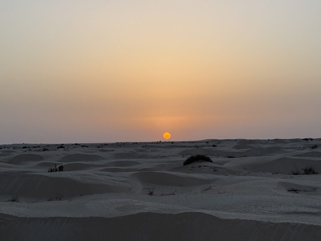 Le meraviglie della Tunisia alba sul sahara