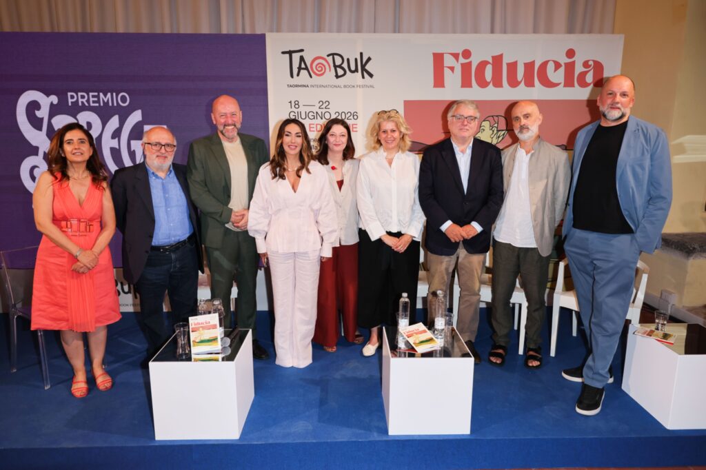 Premio Strega Saggistica 2026: annunciata la cinquina a Taobuk di Taormina, assegnato il Premio Internazionale a Luciano Floridi